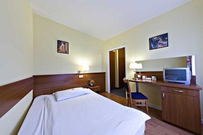 Palatinus Szálló Sopronban - egyágyas superior szoba a belvárosban - ✔️ Hotel Palatinus**** Sopron - szálloda Sopron belvárosában megfizethető áron