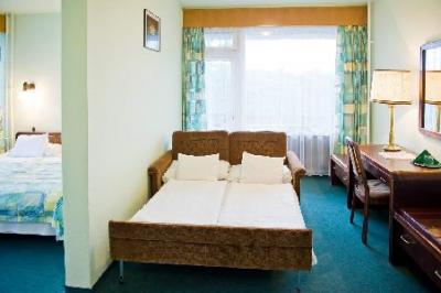 Hotel Szieszta családi szobája 2 felnőtt 2 gyerek részére, panorámás erkélyes szobában, Sopronban - Hotel Szieszta*** Sopron - akciós wellness hotel Sopronban